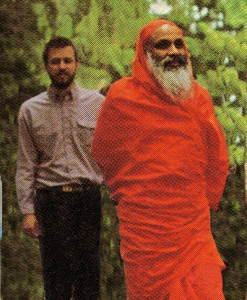 1996 Swami Advayatmananda (Daksha) with Swami Dayananda at Saylorsburg Gurukulam