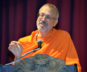 Swami Advayatmananda addressing temple audience