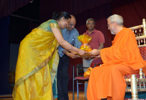 Swamiji honored after discourse